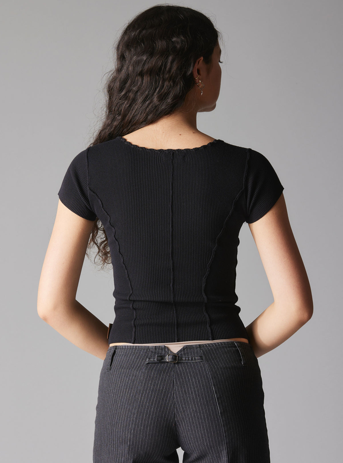 UNIF Essential | XAE Ribbed Crop Top