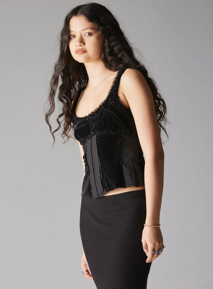 UNIF Trusted | Lili Top