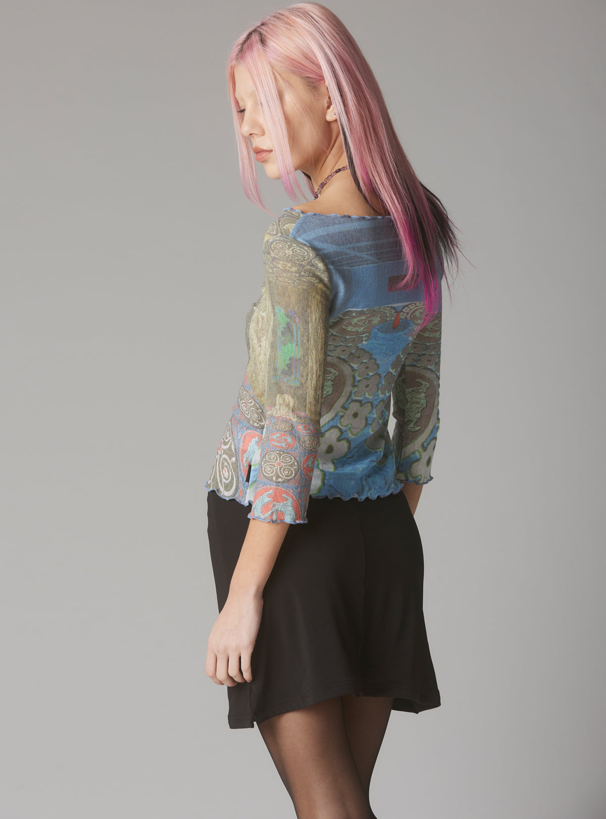 UNIF Exclusive | Mesh Printed Quarter Sleeve Top With Wide Neck