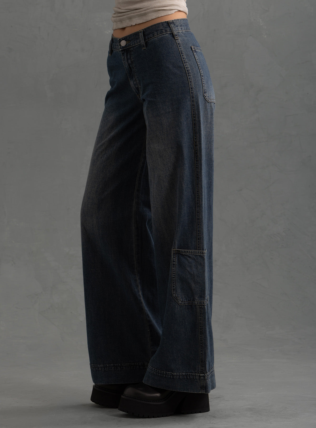 UNIF Featured | Serif Pants