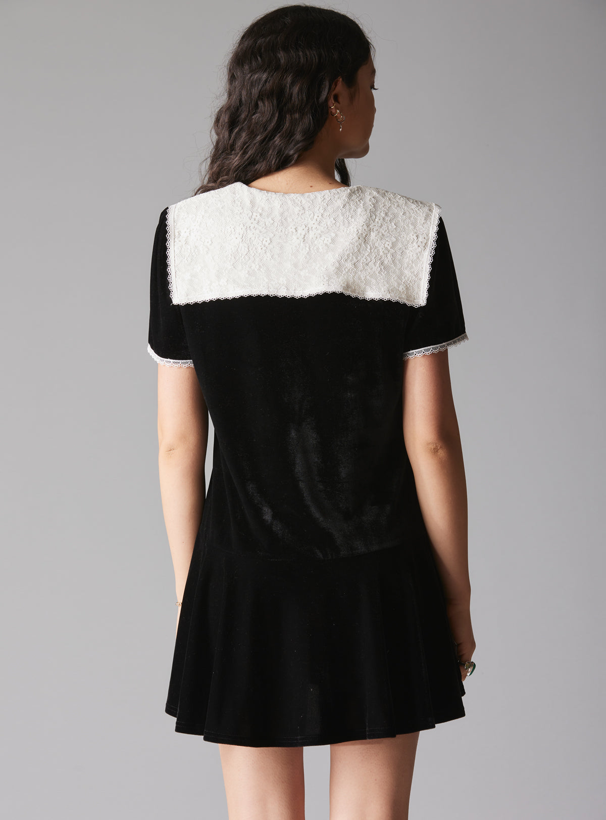 UNIF Premium | Helm Dress