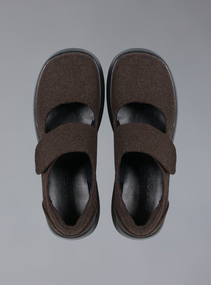 UNIF Signature | Felt Platform Sandal In Brown