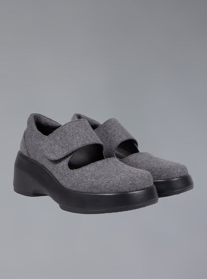 UNIF Recommended | Felt Platform Sandal In Grey