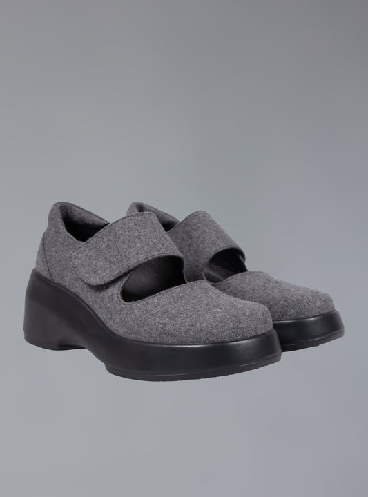 UNIF Recommended | Felt Platform Sandal In Grey