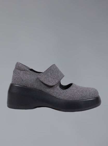 UNIF Recommended | Felt Platform Sandal In Grey