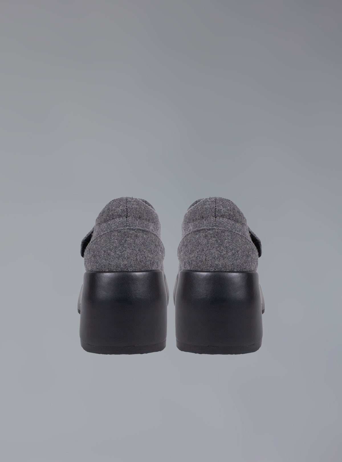 UNIF Recommended | Felt Platform Sandal In Grey