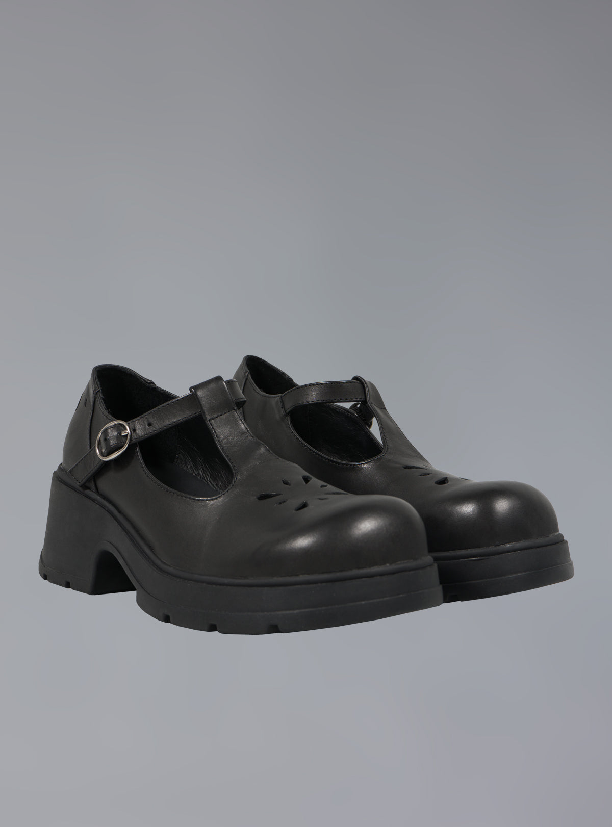 UNIF Customer Favorite | Comma Shoe