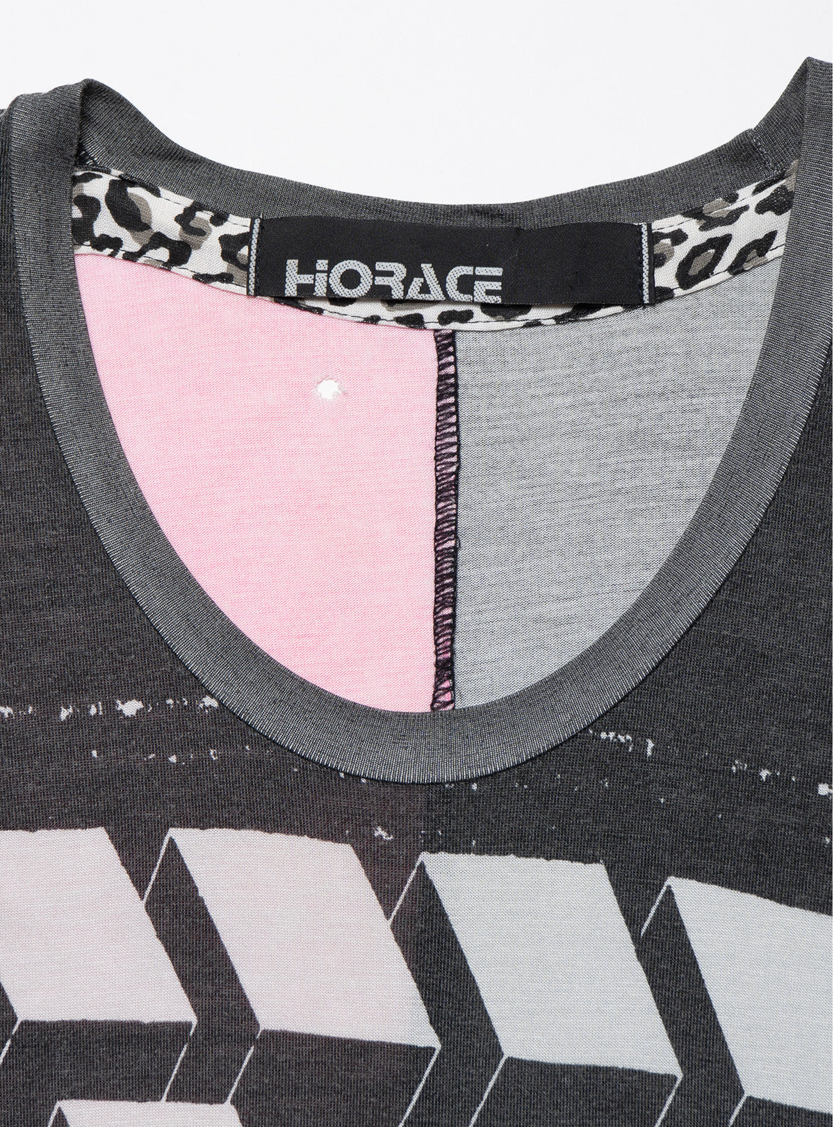 UNIF New | Vintage Horace 3D Cube Tee