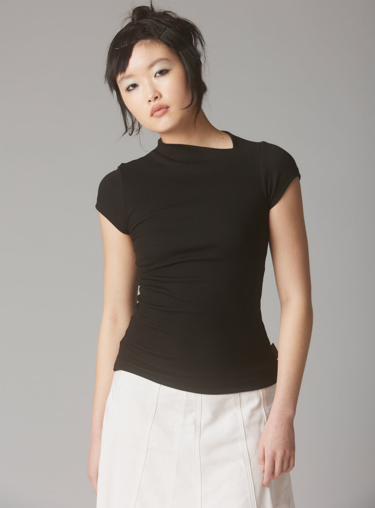 UNIF Essential | Rib Asymmetrical Cap Sleeve
