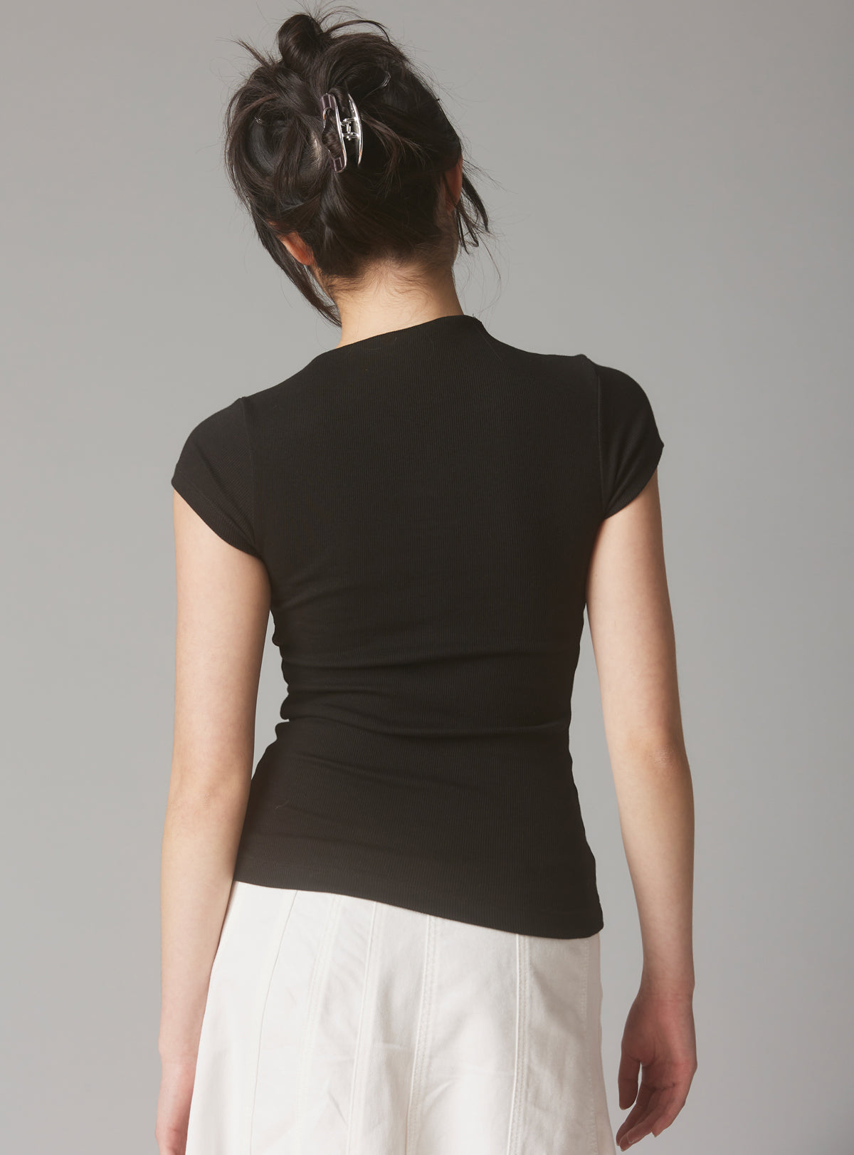 UNIF Essential | Rib Asymmetrical Cap Sleeve
